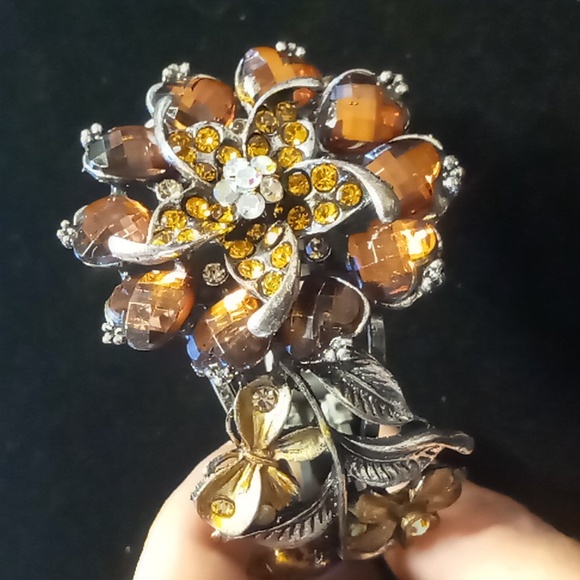 Amber color crystal flower clamper bracelet. Spring Hinged statement - Picture 3 of 9